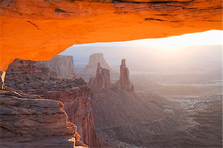 simsearch:6119-08741575,k - Sunrise, Mesa Arch, Canyonlands National Park, Utah, United States of America, North America Photographie de stock - Premium Libres de Droits, Code: 6119-08741575