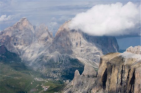 simsearch:6119-08740458,k - Clouds over Sassolungo mountains from Gruppo del Sella, Dolomites, Italy, Europe Foto de stock - Sin royalties Premium, Código: 6119-08741675
