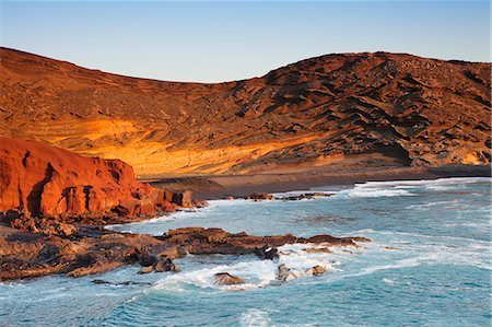 simsearch:6119-08797130,k - Charco de los Clicos lake at sunset, bay of El Golfo, Lanzarote, Canary Islands, Spain, Atlantic, Europe Photographie de stock - Premium Libres de Droits, Code: 6119-08797148