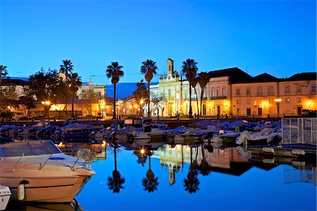 simsearch:6119-09182965,k - View of Arco da Vila across The Harbour, Faro, Eastern Algarve, Algarve, Portugal, Europe Foto de stock - Sin royalties Premium, Código: 6119-08797136