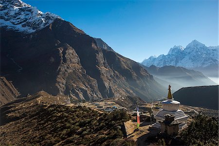 simsearch:6119-08797352,k - A view from Thame monastery looking down the Thame valley with Thermserku and Kantega peaks in the distance, Khumbu Region, Nepal, Himalayas, Asia Photographie de stock - Premium Libres de Droits, Code: 6119-08797352