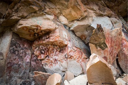 Cueva de las Manos (Cave of Hands), UNESCO World Heritage Site, a cave or series of caves located in the province of Santa Cruz, 163 km south of the town of Perito Moreno, Patagonia, Argentina, South America Stock Photo - Premium Royalty-Free, Code: 6119-08797314