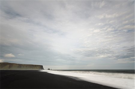 simsearch:6119-08703680,k - Reynisdrangar Sea Stacks, Reynisfjara, Vik, Iceland, Polar Regions Foto de stock - Royalty Free Premium, Número: 6119-08703675