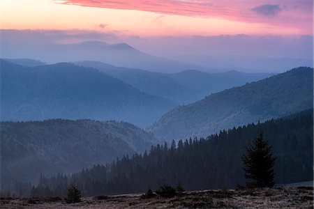 simsearch:6119-08062278,k - Carpathian Mountains landscape during a misty sunrise, Ranca, Oltenia Region, Romania, Europe Stock Photo - Premium Royalty-Free, Code: 6119-08724834