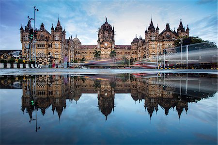 Chhatrapati Shivaji Terminus (Victoria Terminus), UNESCO World Heritage Site, historic railway station built by the British. Mumbai (Bombay), Maharashtra, India, Asia Foto de stock - Sin royalties Premium, Código: 6119-08724940