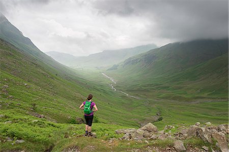 simsearch:6119-08797297,k - Looking down Mickeldon Valley towards Great Langdale in the Lake District National Park, Cumbria, England, United Kingdom, Europe Foto de stock - Sin royalties Premium, Código: 6119-08724996