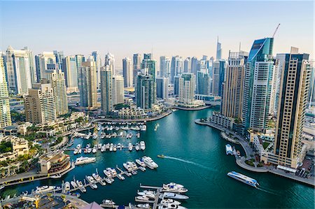 High view of Dubai Marina, Dubai, United Arab Emirates, Middle East Foto de stock - Sin royalties Premium, Código: 6119-08725018