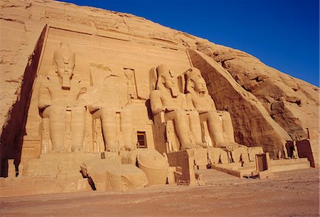 ramsès ii - The Temple of Re-Herakhte for Ramses II which was moved when the Aswan High Dam was built, Abu Simbel, Egypt Photographie de stock - Premium Libres de Droits, Code: 6119-08739843