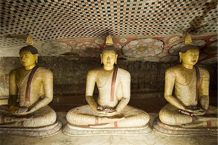 dambulla - Buddha images in the cave temple, Maharaja Viharaya Cave, the Temple of the King, Golden Temple, Dambulla, Sri Lanka, Asia Photographie de stock - Premium Libres de Droits, Code: 6119-08739901