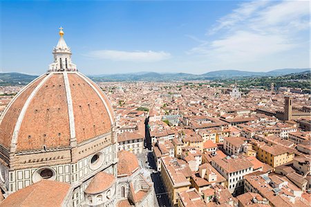 simsearch:6119-09182573,k - The Brunelleschi's Dome frames the old medieval city of Florence, UNESCO World Heritage Site, Tuscany, Italy, Europe Photographie de stock - Premium Libres de Droits, Code: 6119-08841093