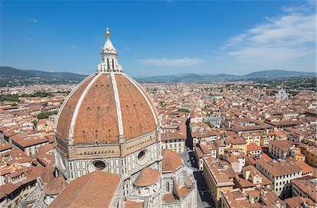 renaissance - Brunelleschi's Dome on the Duomo frames the old medieval city of Florence, UNESCO World Heritage Site, Tuscany, Italy, Europe Stock Photo - Premium Royalty-Free, Code: 6119-08841095