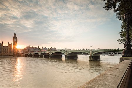 Westminster Bridge on River Thames with Big Ben and Palace of Westminster in the background at sunset, London, England, United Kingdom, Europe Photographie de stock - Premium Libres de Droits, Code: 6119-08841098