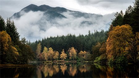 simsearch:6119-09156575,k - Glencoe Lochan in autumn, Highlands, Scotland, United Kingdom, Europe Foto de stock - Sin royalties Premium, Código: 6119-08841149