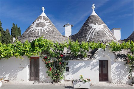 Trulli, traditional houses, Rione Monti area, Alberobello, UNESCO World Heritage Site, Valle d'Itria, Bari district, Puglia, Italy, Europe Foto de stock - Royalty Free Premium, Número: 6119-08803282