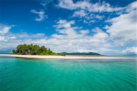 simsearch:6119-08420376,k - Turquoise water and white sand beach, White Island, Buka, Bougainville, Papua New Guinea, Pacific Foto de stock - Sin royalties Premium, Código: 6119-08803291