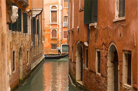 people italy - Canal and gondolier, Venice, UNESCO World Heritage Site, Veneto, Italy, Europe Stock Photo - Premium Royalty-Free, Code: 6119-08803389