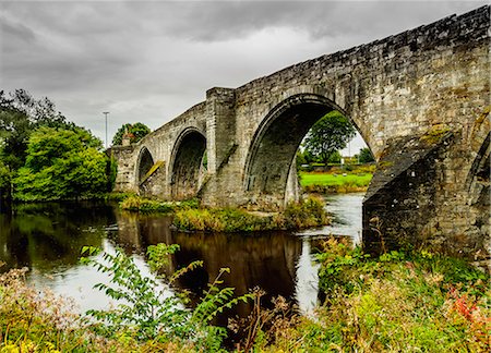 simsearch:6119-09161852,k - View of the Old Stirling Bridge, Stirling, Scotland, United Kingdom, Europe Stock Photo - Premium Royalty-Free, Code: 6119-08907831