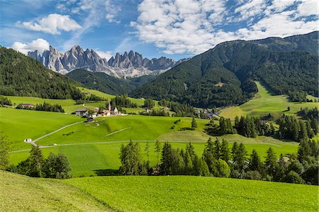 simsearch:6119-08062083,k - View of Church and mountain backdrop, Val di Funes, Bolzano Province, Trentino-Alto Adige/South Tyrol, Italian Dolomites, Italy, Europe Foto de stock - Sin royalties Premium, Código: 6119-09054394