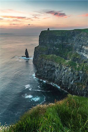 Cliffs of Moher at sunset, Liscannor, County Clare, Munster province, Republic of Ireland, Europe Photographie de stock - Premium Libres de Droits, Code: 6119-09062063