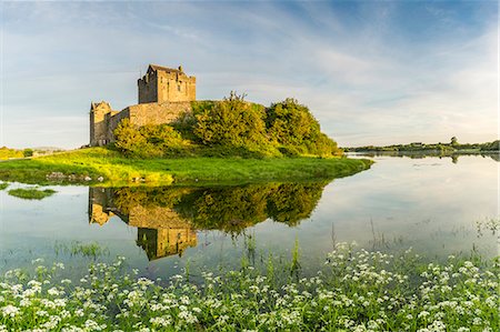 Dunguaire Castle, County Galway, Connacht province, Republic of Ireland, Europe Foto de stock - Sin royalties Premium, Código: 6119-09062074