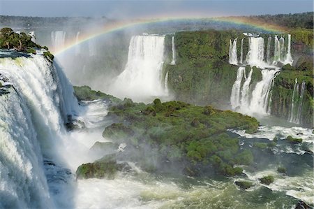 paraná - Rainbow over the Iguazu Falls, viewed from the Brazilian side, UNESCO World Heritage Site, Foz do Iguacu, Parana State, Brazil, South America Foto de stock - Sin royalties Premium, Código: 6119-09073864