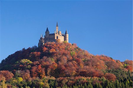 simsearch:6119-07734963,k - Hohenzollern Castle in autumn, Swabian Alps, Baden-Wurttemberg, Germany, Europe Photographie de stock - Premium Libres de Droits, Code: 6119-09073888