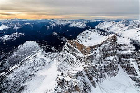 simsearch:6119-08797353,k - Aerial view of the rocky peaks of Monte Pelmo at dawn, Zoldo, Dolomites, Province of Belluno, Veneto, Italy, Europe Foto de stock - Sin royalties Premium, Código: 6119-09074011