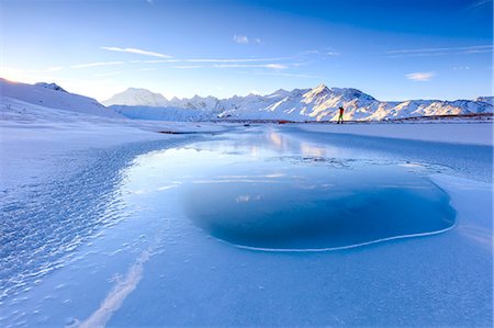 simsearch:6119-09074125,k - Photographer admires Lake, Piz Umbrail at dawn with Mount Ortles in background, Braulio Valley, Valtellina, Lombardy, Italy, Europe Photographie de stock - Premium Libres de Droits, Code: 6119-09074138