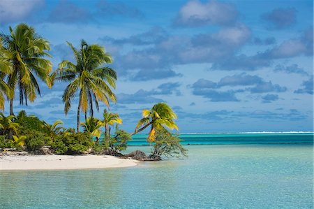 simsearch:6119-08841105,k - White sand bank in the turquoise waters of the Aitutaki lagoon, Rarotonga and the Cook Islands, South Pacific, Pacific Stock Photo - Premium Royalty-Free, Code: 6119-09074265