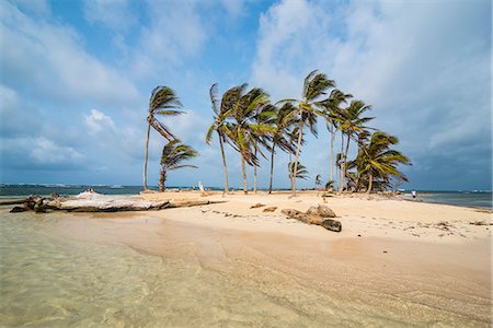 simsearch:6119-08803342,k - Beautiful little island, Achutupu, San Blas Islands, Kuna Yala, Panama, Central America Foto de stock - Sin royalties Premium, Código: 6119-09074338