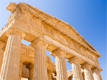 simsearch:6119-07443699,k - Temple of Concord, Greek ruins of Agrigento, UNESCO World Heritage Site, Sicily, Italy, Europe Foto de stock - Sin royalties Premium, Código: 6119-09074473