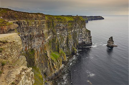 simsearch:6119-09074713,k - The Cliffs of Moher, near Lahinch, County Clare, Munster, Republic of Ireland, Europe Photographie de stock - Premium Libres de Droits, Code: 6119-09074401