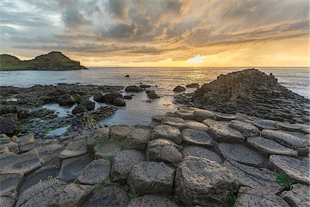 simsearch:400-08370946,k - Giants Causeway at sunset, UNESCO World Heritage Site, County Antrim, Ulster, Northern Ireland, United Kingdom, Europe Photographie de stock - Premium Libres de Droits, Code: 6119-09074554