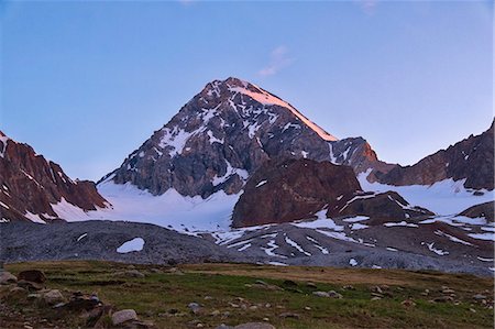 simsearch:6119-09074666,k - Mount Gran Zebru at sunrise, Valfurva, Lombardy, Italy, Europe Fotografie stock - Premium Royalty-Free, Codice: 6119-09074666