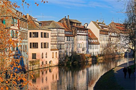 Ill River and Quai de la Bruche, old town Petite France, UNESCO World Heritage Site, Strasbourg, Alsace, France, Europe Stock Photo - Premium Royalty-Free, Code: 6119-09074754