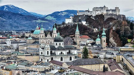 simsearch:6119-09182563,k - View from Monchsberg Hill towards old town, Salzburg, Austria, Europe Foto de stock - Sin royalties Premium, Código: 6119-09074731