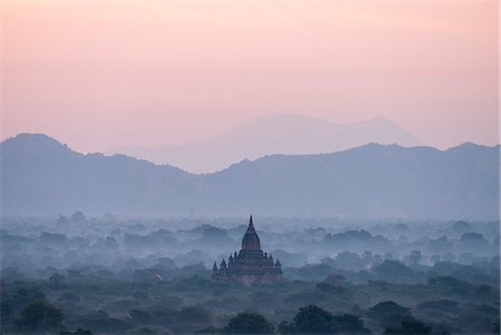 simsearch:6119-08517951,k - View of Temples at dawn, Bagan (Pagan), Mandalay Region, Myanmar (Burma), Asia Stock Photo - Premium Royalty-Free, Code: 6119-09074967