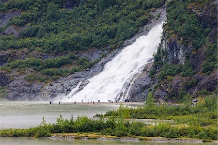 Nugget Falls Cascade, elevated view from Mendenhall Glacier Visitor Centre, Tongass National Forest, Juneau, Alaska, United States of America, North America Photographie de stock - Premium Libres de Droits, Code: 6119-09085499