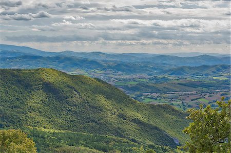 simsearch:6119-08724891,k - Forest in autumn, Monte Cucco Park, Apennines, Umbria, Italy, Europe Photographie de stock - Premium Libres de Droits, Code: 6119-09085621