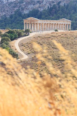 simsearch:6119-08797176,k - Temple of Segesta, Calatafimi, province of Trapani, Sicily, Italy, Europe Foto de stock - Sin royalties Premium, Código: 6119-09147168