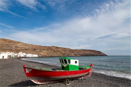 simsearch:6119-09147334,k - Traditional fishing boat at Playa Pozo Negro on the volcanic island of Fuerteventura, Canary Islands, Spain, Atlantic, Europe Photographie de stock - Premium Libres de Droits, Code: 6119-09147337