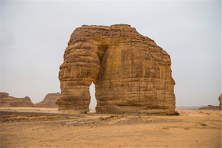 elephant rock - Giant arch in the Elephant rock, Al Ula, Saudi Arabia, Middle East Photographie de stock - Premium Libres de Droits, Code: 6119-09156466