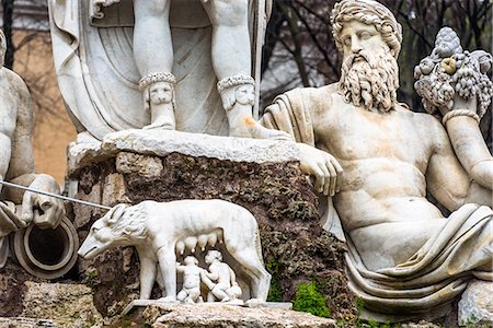 Detail of the Fountain of the Roman Goddess in the Piazza del Popolo, Rome, Lazio, Italy, Europe Stock Photo - Premium Royalty-Free, Code: 6119-09156548