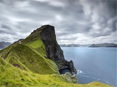 simsearch:6119-09161686,k - Panoramic of Kallur Lighthouse on cliffs, Kalsoy Island, Faroe Islands, Denmark, Europe Photographie de stock - Premium Libres de Droits, Code: 6119-09161665