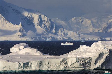 simsearch:6119-09134744,k - Iceberg, Gerlache Strait, mountains and glaciers, late evening before sunset, Antarctic Peninsula, Antarctica, Polar Regions Stock Photo - Premium Royalty-Free, Code: 6119-09161619