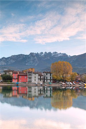 simsearch:6129-09057596,k - Sunrise on Mount Resegone and Pescarenico, Lecco province, Lombardy, Italy, Europe Foto de stock - Sin royalties Premium, Código: 6119-09161704