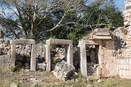 simsearch:6119-08269424,k - Mayan Ruins, The Palace, Puuc Style, Chacmultun Archaeological Zone, Chacmultan, Yucatan, Mexico, North America Foto de stock - Sin royalties Premium, Código: 6119-09161949