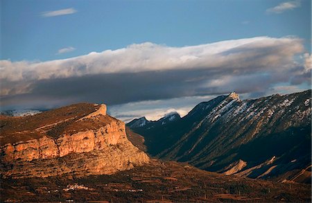 sunlit mountains - Mountain landscape, Spanish Pyrenees, Spain, Europe Stock Photo - Premium Royalty-Free, Code: 6119-09161959