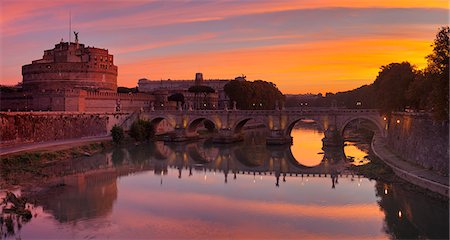 simsearch:6119-09156545,k - Castel Sant'Angelo, Ponte Sant'Angelo Bridge, UNESCO World Heritage Site, Tiber River, Rome, Lazio, Italy, Europe Photographie de stock - Premium Libres de Droits, Code: 6119-09170021