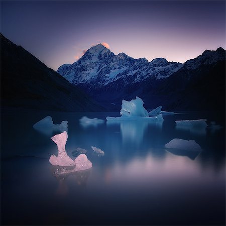 Hooker Glacier Lake, Mount Cook (Aoraki), Hooker Valley Trail, UNESCO World Heritage Site, South Island, New Zealand, Pacific Stock Photo - Premium Royalty-Free, Code: 6119-09170143